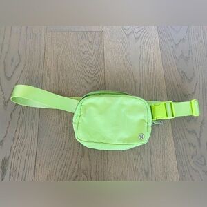 Lululemon everywhere belt bag 1L